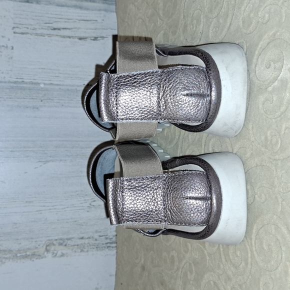 1012 The Flexx Sandals - Picture 4 of 7